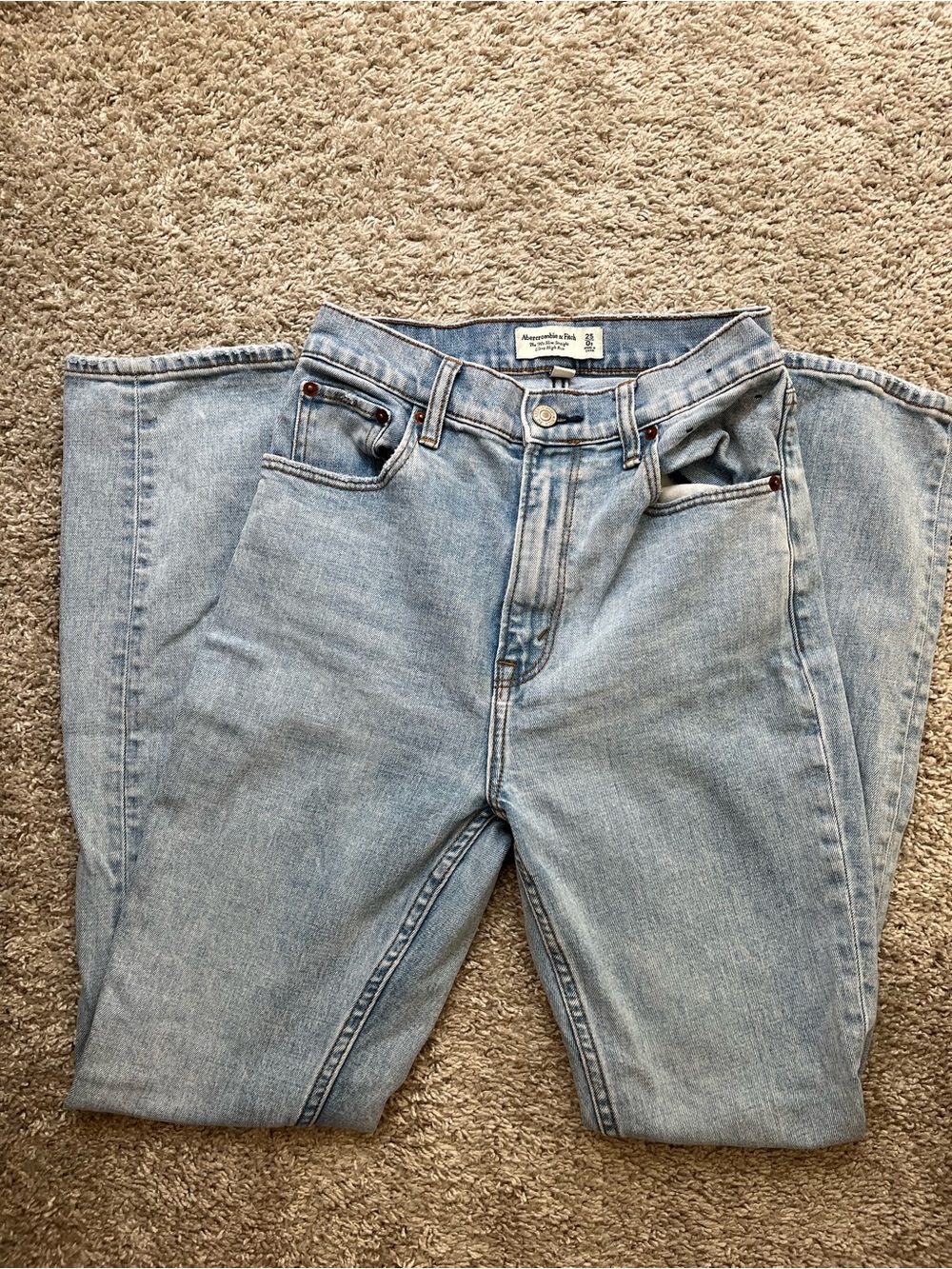 Abercrombie 90s Slim Straight Ultra High Rise Jean